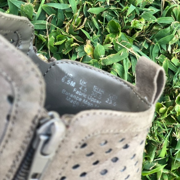 Carlos by Carlos Santana ankle booties - Picture 4 of 4